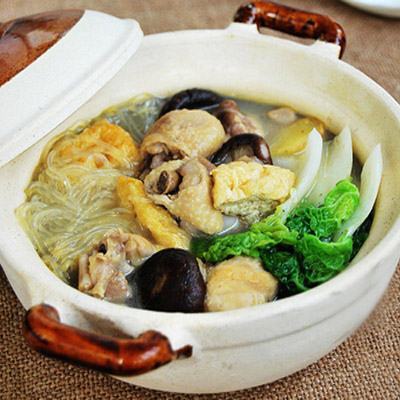 油豆腐香菇鸡腿煲