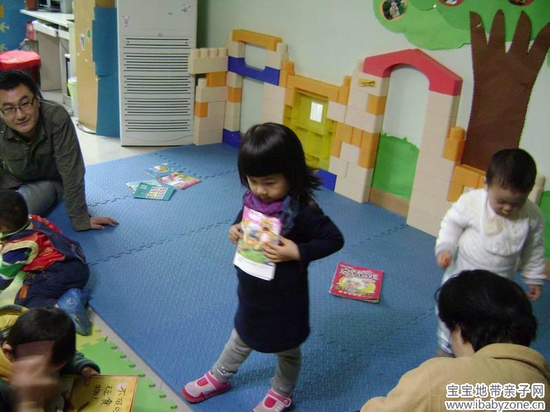杨柳依依讲故事