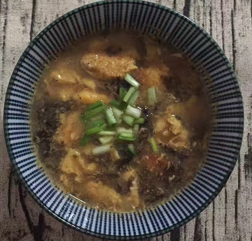 西红柿紫菜虾皮蛋汤