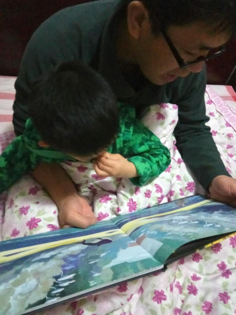 陪看书
