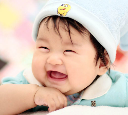 笑的眼睛都成线了