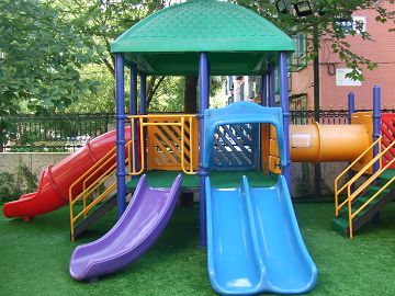 新中街幼儿园游乐场